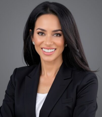 Monique-Maldonado-Headshot-aspect-ratio-420-510