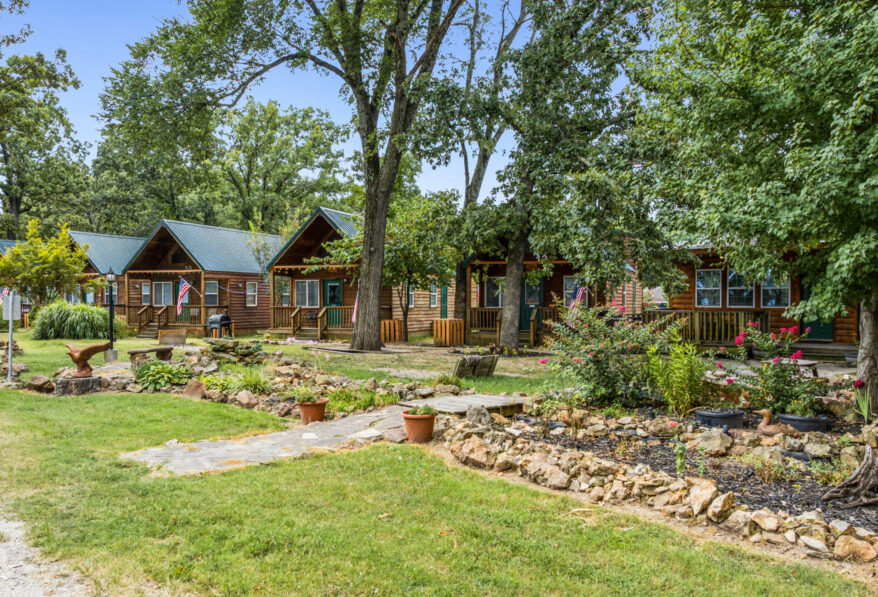 Lee’s Grand Lake Resort