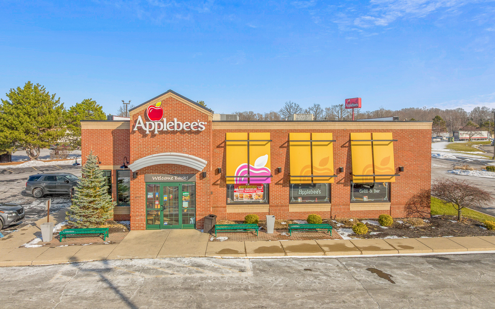https://sandsig.com/wp-content/uploads/2025/12/Applebees-Kendallville-IN-Cover-Image.jpg