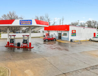Chisholm Corner Gas Station