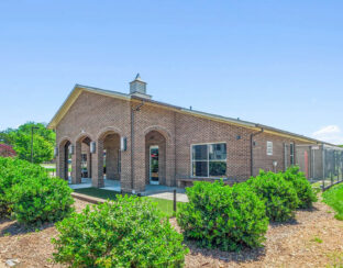 Freestanding Owner-User Opportunity