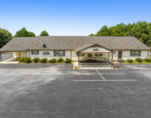 Vacant Education Center & Owner-User Opportunity