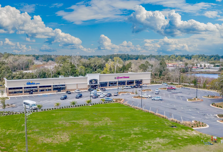 Planet Fitness and Davita Center NNN